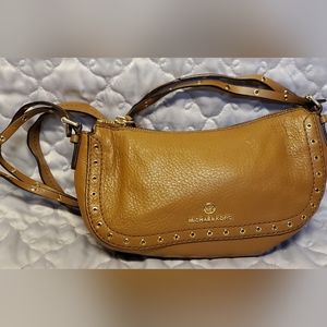 LB3 Michael Kors Camden Small Leather Pouchette Bag | Gold